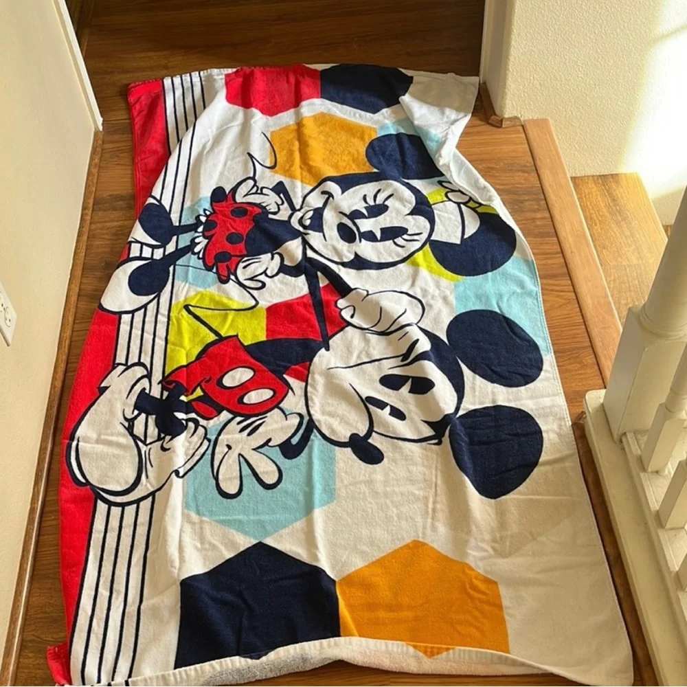 Disney Minnie & Mickey Mouse Beach Towel